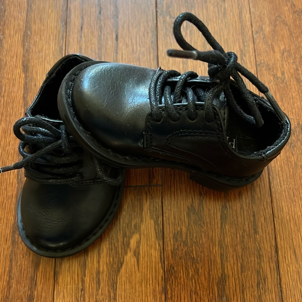 LIKE NEW CHILDREN’S PLACE BOYS DRESS SHOES